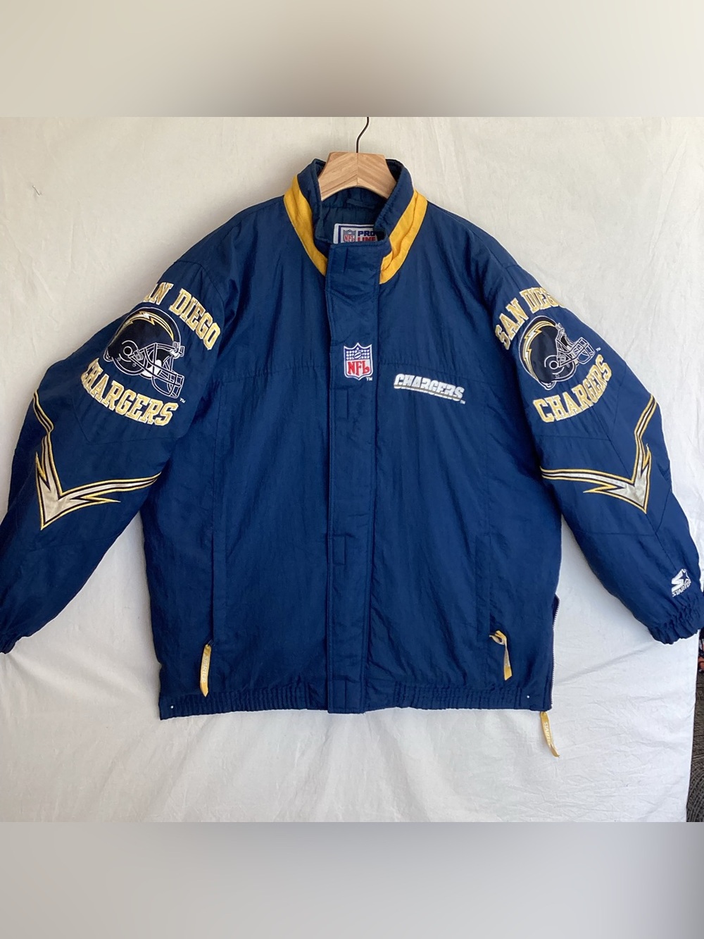 Vintage Starter Pro line San Diego Chargers Full Zip Winter Jacket no hood large